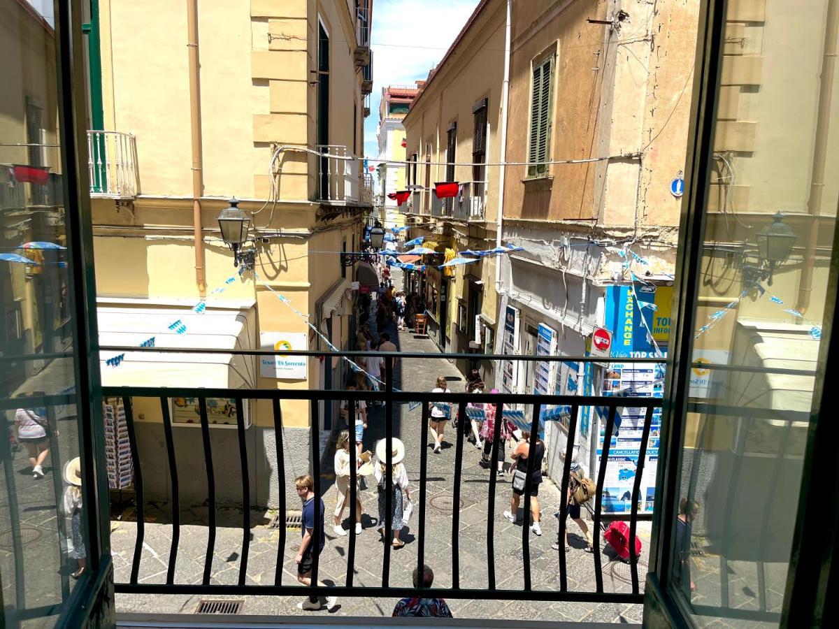 Casa Loren In The Heart Of Sorrento Exteriör bild
